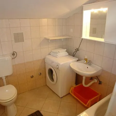 Guest house Tinka Povljana