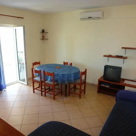 Guest house Tinka Povljana