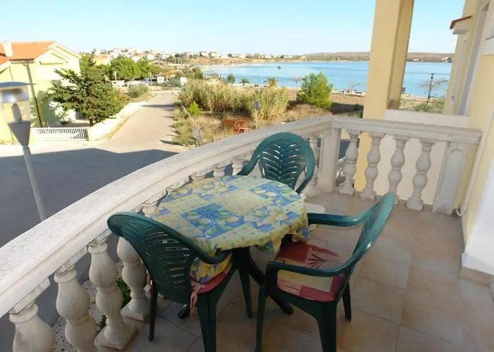 Tinka Vendégház Povljana