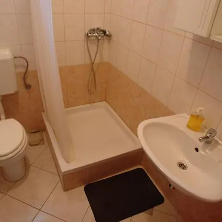 Tinka Guest house *