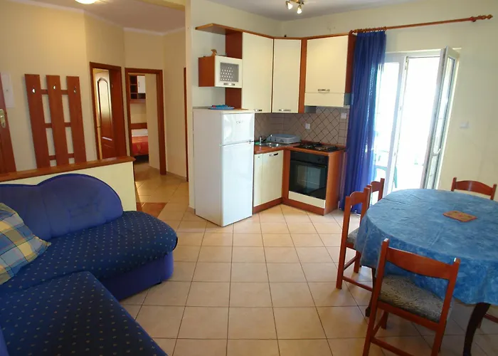 Tinka Πανσιόν 3*