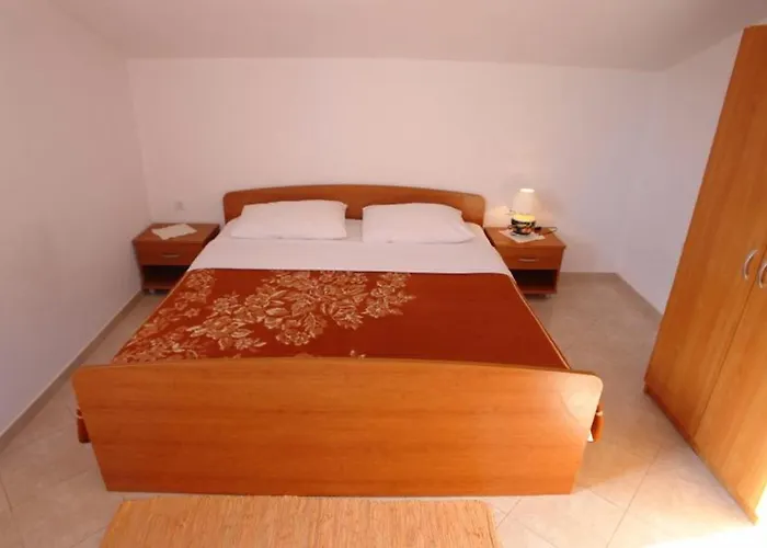 Tinka Πανσιόν