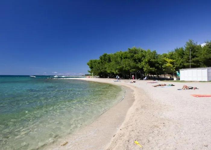 Tinka Πανσιόν