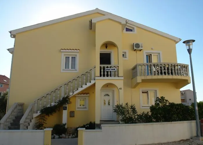 Tinka Πανσιόν 3*